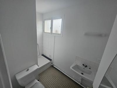For rent Clermont-ferrand 1 room 27 m2 Puy de dome (63000) photo 3
