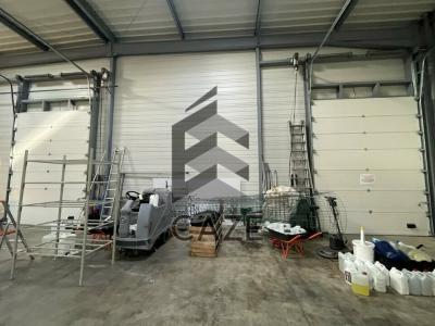 For rent Haillan 900 m2 Gironde (33185) photo 2