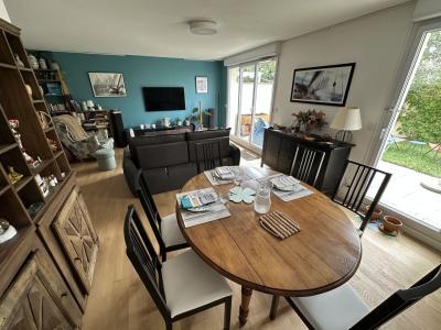 For sale 4 rooms 87 m2 Gironde (33130) photo 3