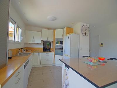 For sale 5 rooms 109 m2 Vendee (85340) photo 3