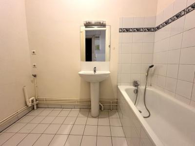 For rent Lyon-3eme-arrondissement 3 rooms 62 m2 Rhone (69003) photo 4