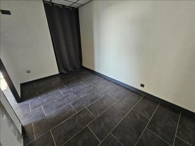 For rent Arles 3 rooms 55 m2 Bouches du Rhone (13200) photo 4