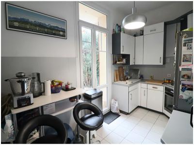 For sale Toulon 4 rooms 77 m2 Var (83200) photo 3