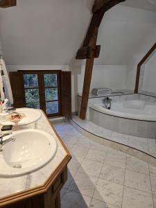 For sale Montreuil-bellay 246 m2 Maine et loire (49260) photo 3