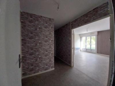 Louer Appartement 85 m2 Biesles