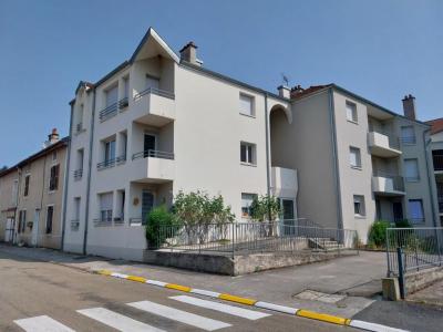 Louer Appartement 52 m2 Doulaincourt-saucourt