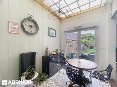 For sale Lille 5 rooms 109 m2 Nord (59800) photo 2