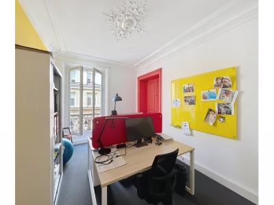 For rent Paris-8eme-arrondissement 209 m2 Paris (75008) photo 3