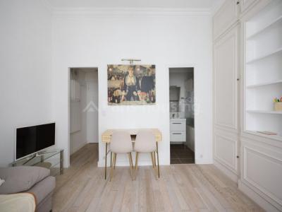 Louer Appartement 19 m2 Paris-17eme-arrondissement