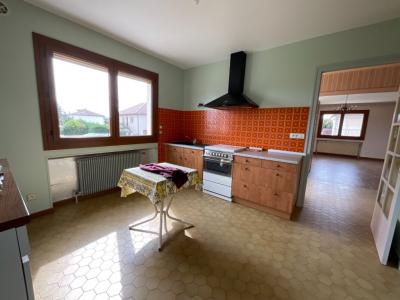 For sale Bonson 3 rooms 84 m2 Loire (42160) photo 2