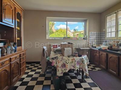 For sale Civray 11 rooms 203 m2 Vienne (86400) photo 2