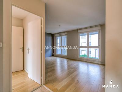 For rent Lyon-3eme-arrondissement 3 rooms 72 m2 Rhone (69003) photo 2