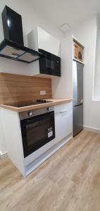 For rent Lyon-7eme-arrondissement 3 rooms 69 m2 Rhone (69007) photo 1