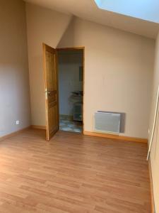 For rent Lyon-4eme-arrondissement 3 rooms 94 m2 Rhone (69004) photo 3