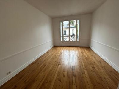 For rent Paris-18eme-arrondissement 2 rooms 63 m2 Paris (75018) photo 0