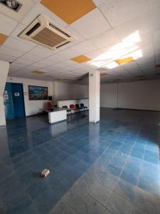 Acheter Commerce 1200 m2 Possession