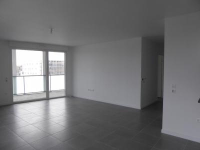 For rent Bordeaux 3 rooms 69 m2 Gironde (33300) photo 0