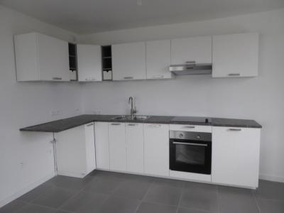 For rent Bordeaux 3 rooms 69 m2 Gironde (33300) photo 1