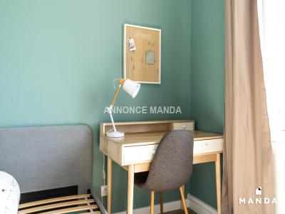 For rent Lyon-8eme-arrondissement 6 rooms 11 m2 Rhone (69008) photo 2