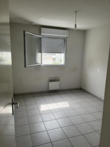 For rent Fargues-saint-hilaire 2 rooms 31 m2 Gironde (33370) photo 1