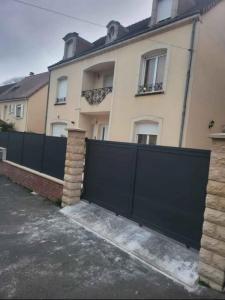 For sale Mans 8 rooms 224 m2 Sarthe (72100) photo 0
