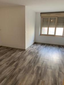 For rent Chateau-thierry 1 room 30 m2 Aisne (02400) photo 1