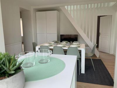 For rent Lyon-8eme-arrondissement 8 rooms 110 m2 Rhone (69008) photo 0