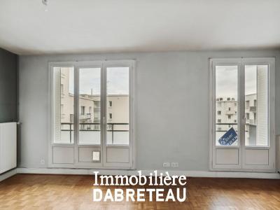 For rent Lyon-8eme-arrondissement 3 rooms 73 m2 Rhone (69008) photo 2