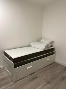 Louer Appartement 12 m2 Paris-10eme-arrondissement