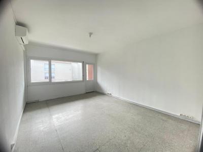 Louer Appartement 63 m2 Nimes