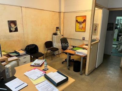 For sale Paris-10eme-arrondissement 5 rooms 77 m2 Paris (75010) photo 2