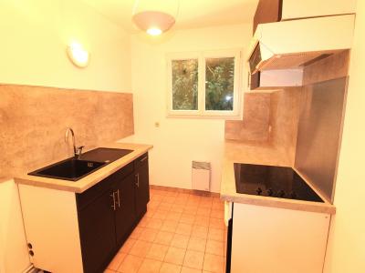 For rent Crosne CENTRE VILLE 2 rooms 51 m2 Essonne (91560) photo 2