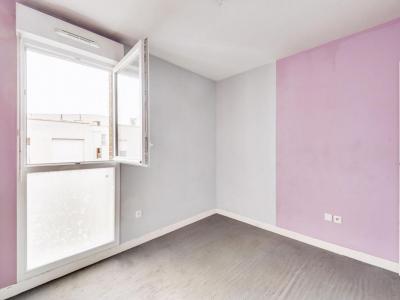 For sale Bobigny 4 rooms 83 m2 Seine saint denis (93000) photo 2