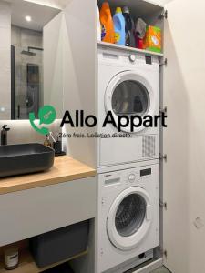 For rent Paris-18eme-arrondissement 2 rooms 45 m2 Paris (75018) photo 2