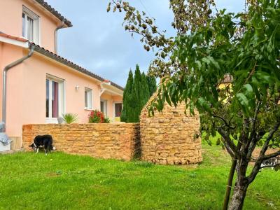 For sale Oingt 6 rooms 140 m2 Rhone (69620) photo 2
