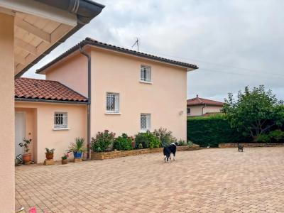 For sale Oingt 6 rooms 140 m2 Rhone (69620) photo 3