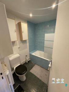 For rent Courbevoie 2 rooms 40 m2 Hauts de Seine (92400) photo 4