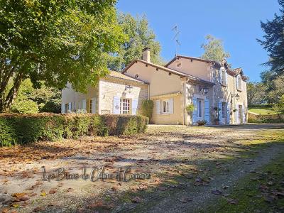 For sale Thiviers 9 rooms 250 m2 Dordogne (24800) photo 0