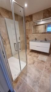 For sale 9 rooms 230 m2 Saone et loire (71100) photo 3