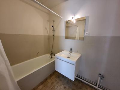 For sale BOURG ZONE BUS 1 room 29 m2 Ain (01000) photo 4