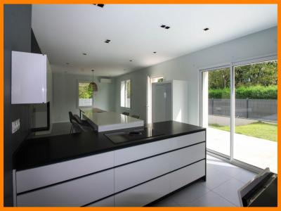 For sale 5 rooms 200 m2 Ain (01120) photo 1