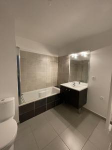 For sale 2 rooms 39 m2 Herault (34000) photo 3
