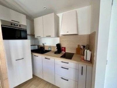 For sale COEUR DE VILLE 2 rooms 42 m2 Herault (34340) photo 2
