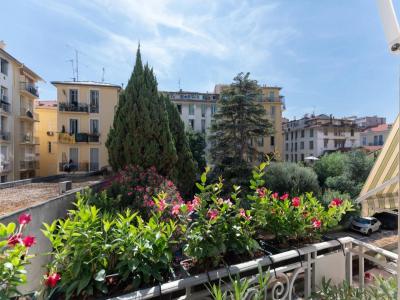 For sale Nice 4 rooms 97 m2 Alpes Maritimes (06000) photo 2