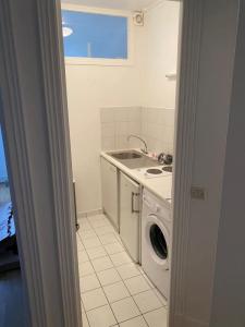 For rent Paris-11eme-arrondissement 2 rooms 40 m2 Paris (75011) photo 4