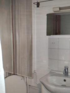 For rent Maisons-alfort 1 room 15 m2 Val de Marne (94700) photo 2