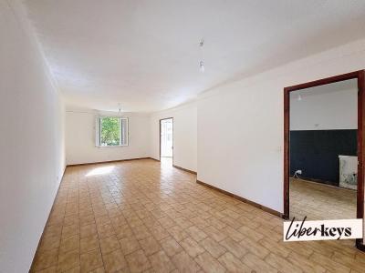 For sale Miramas 4 rooms 90 m2 Bouches du Rhone (13140) photo 2