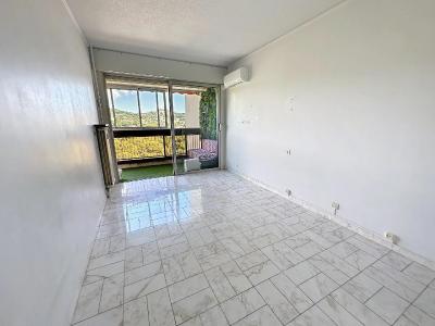 For sale 2 rooms 58 m2 Alpes Maritimes (06110) photo 4