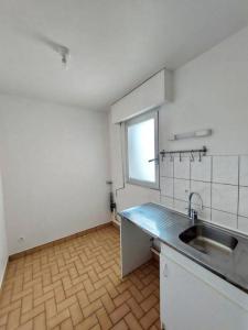 For rent Rueil-malmaison 2 rooms 39 m2 Hauts de Seine (92500) photo 2
