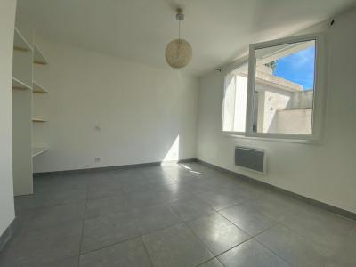 For rent Villeneuve-les-avignon 3 rooms 95 m2 Gard (30400) photo 2